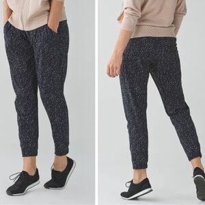 Women's Lululemon-Athletica Workout Joggers Size 8